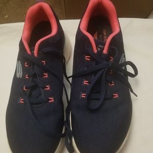 Sketchers air Cooled arch fit sneakers size 7